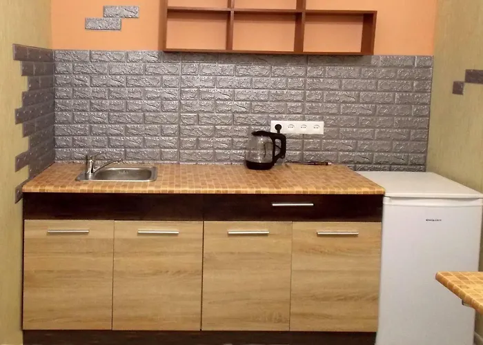 At Teodora Sqr リヴィウ